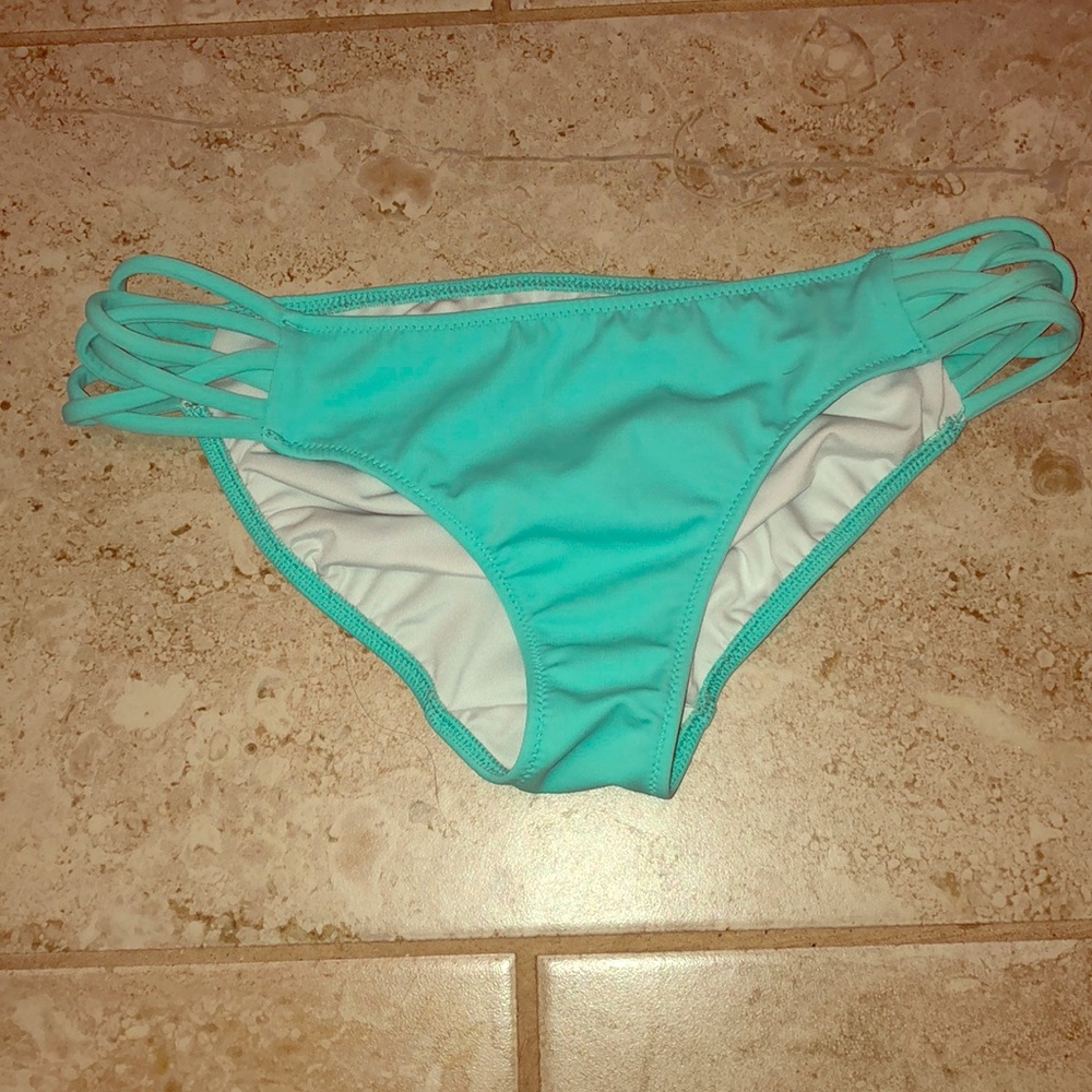 78.PINK bikini bottoms